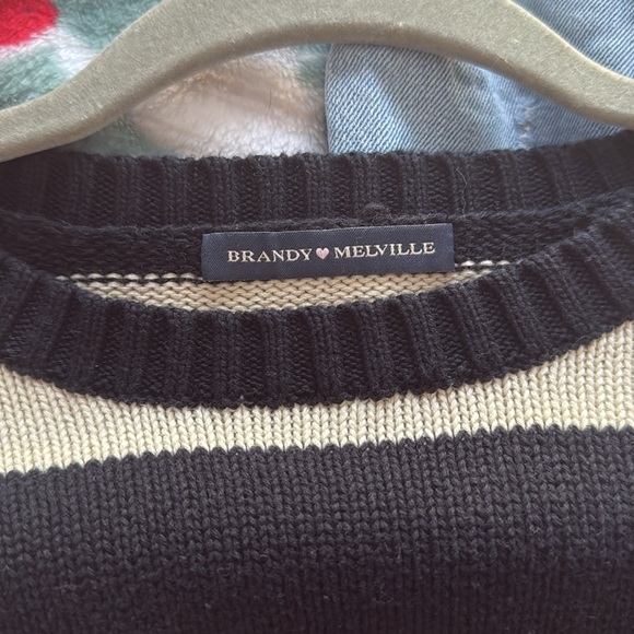 Brandy melville stripped sweater - Picture 2 of 2